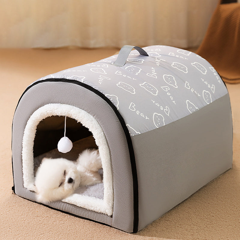 Niche pour Chien interieur gris avec un caniche qui s'y repose dans le salon
