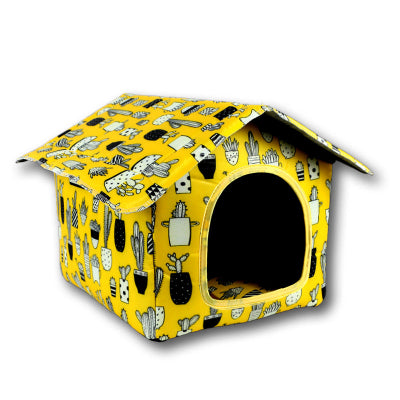 Maison pour chien jaune vide sur fond blanc