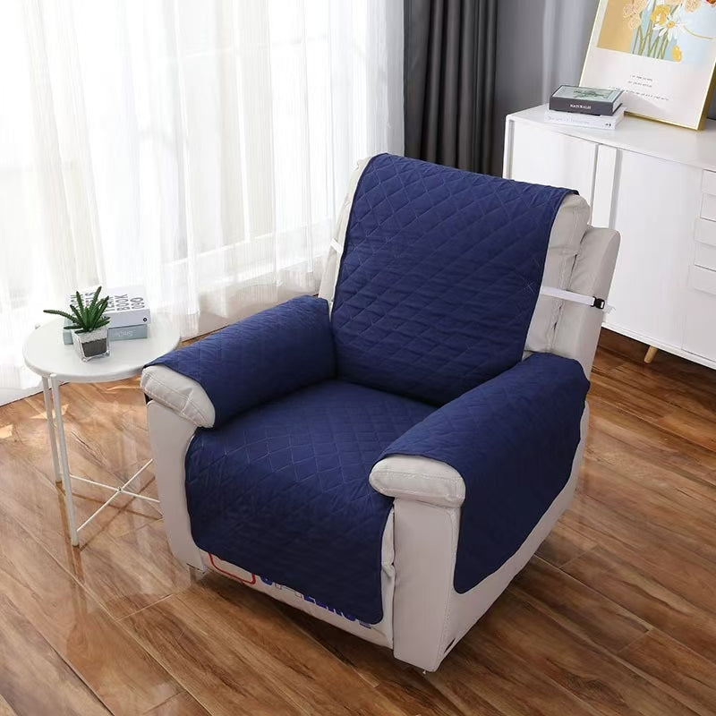 Protection canapé  bleu vide sur fauteuil d'appoint ou inclinable blanc