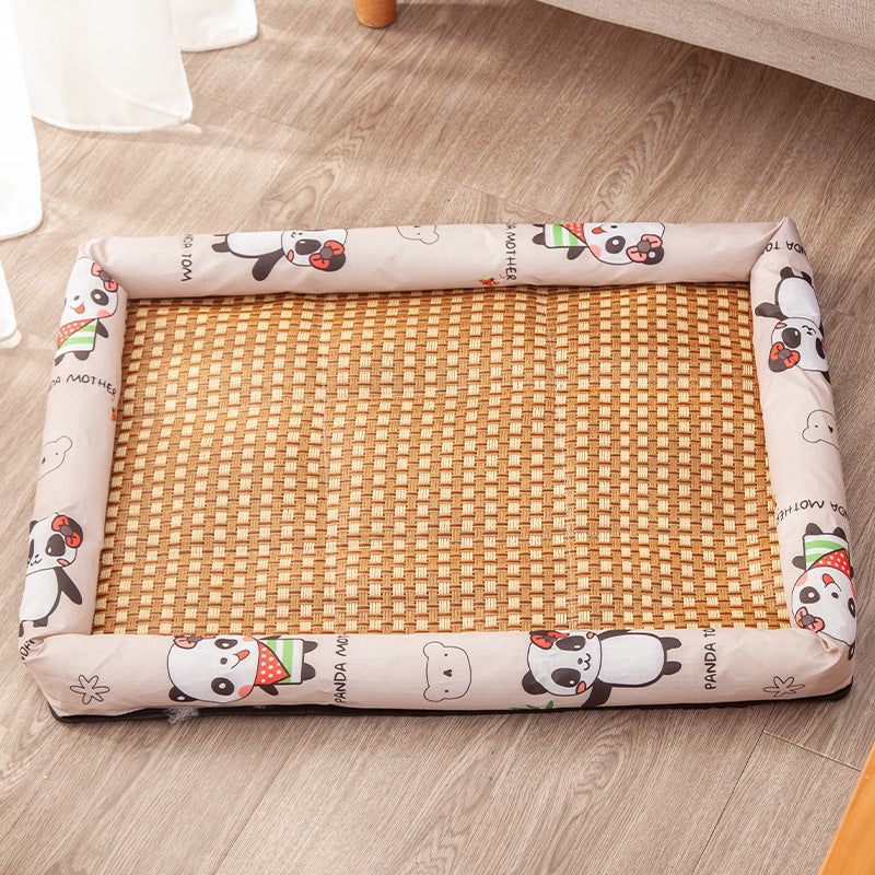 Tapis rafraichissant Chien beige vide sur plancher bois