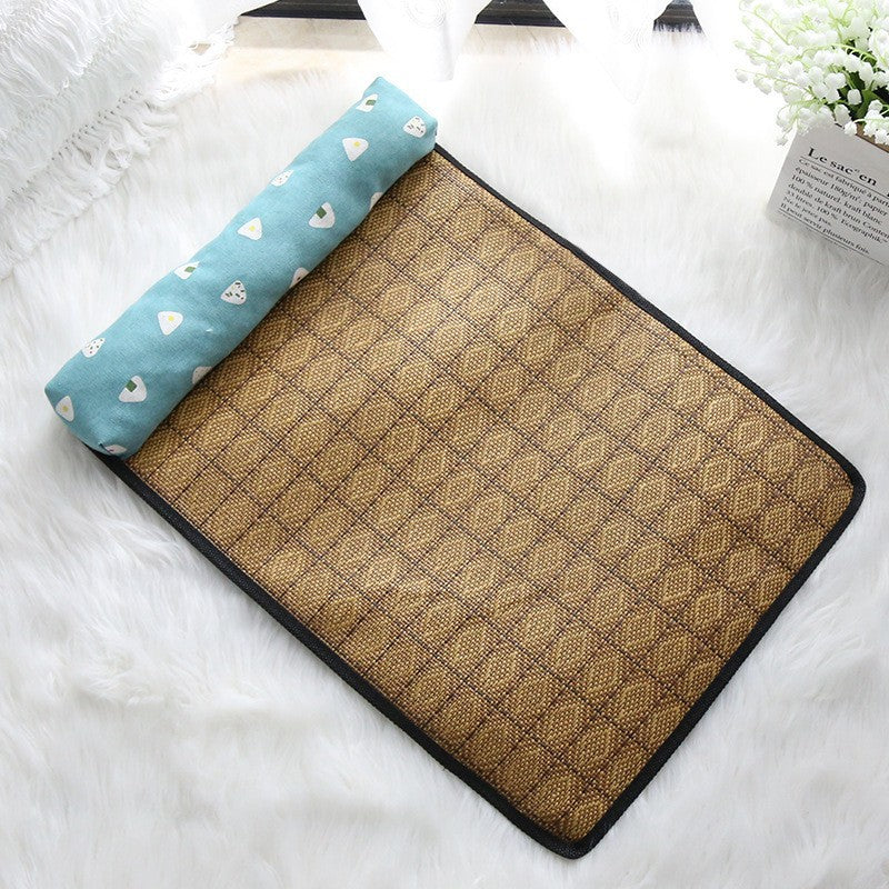 Tapis rafraichissant Chien Bleu/turquoise  sur drap blanc vide 