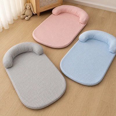 Tapis rafraichissant Chien rose bleu gris vide sur plancher